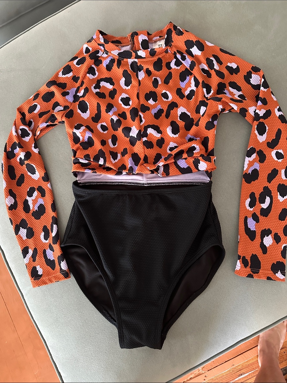 Art Class Orange Leopard Long-Sleeve Rashguard Swim Set one piece Size L (10/11)